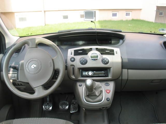 Gebraucht Renault Scénic II Privilege 113 PS (83 kW) 2004 Silber metallic Van / Kleinbus