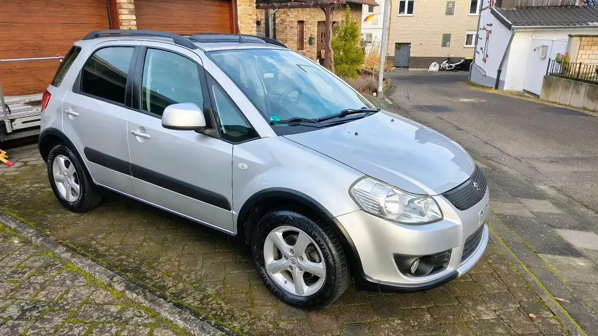 Usata Suzuki SX4 107 CV (78 kW) 2007 Argento SUV