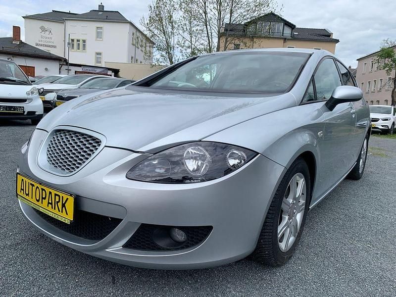 Silber Gebraucht 2008 Seat Leon Limousine | 4.000 € (Fairer Preis) - Bild 1/4