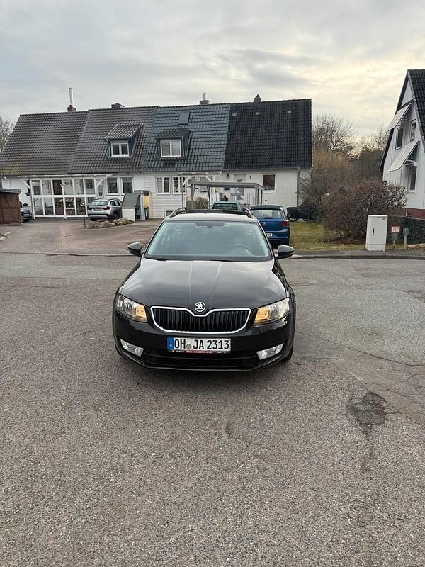 Gebraucht Skoda Octavia 150 PS (110 kW) 2015 Schwarz Kleinwagen