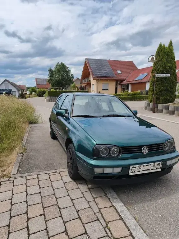Gebraucht VW Golf III 75 PS (55 kW) 1997 Grün Limousine