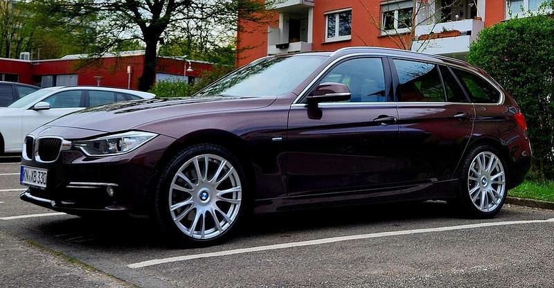 Gebraucht BMW 330 Luxury Line 258 PS (189 kW) 2015 Kombi