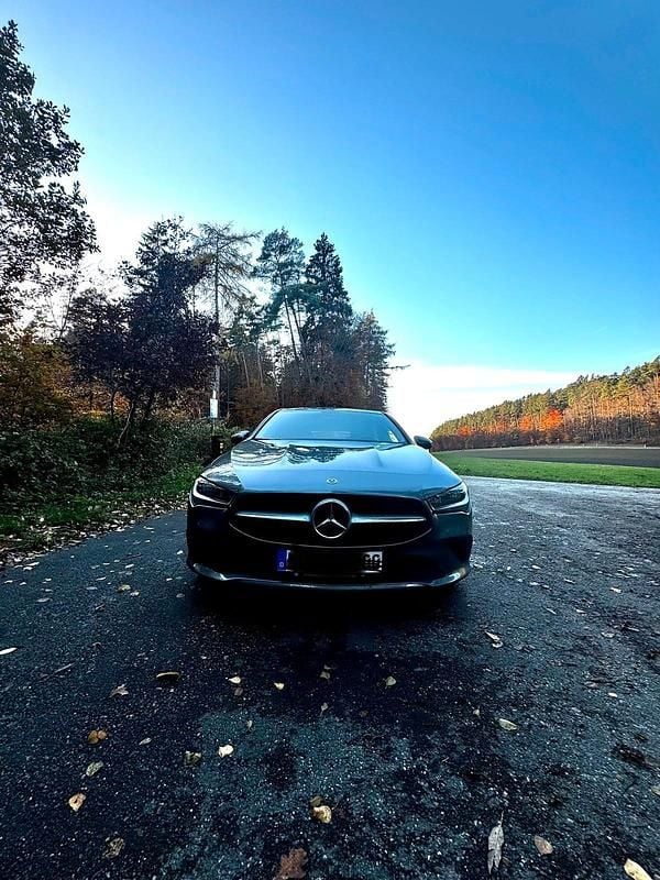 Silber Gebraucht 2019 Mercedes CLA220 Limousine | 17.900 € (Superpreis) - Bild 1/4