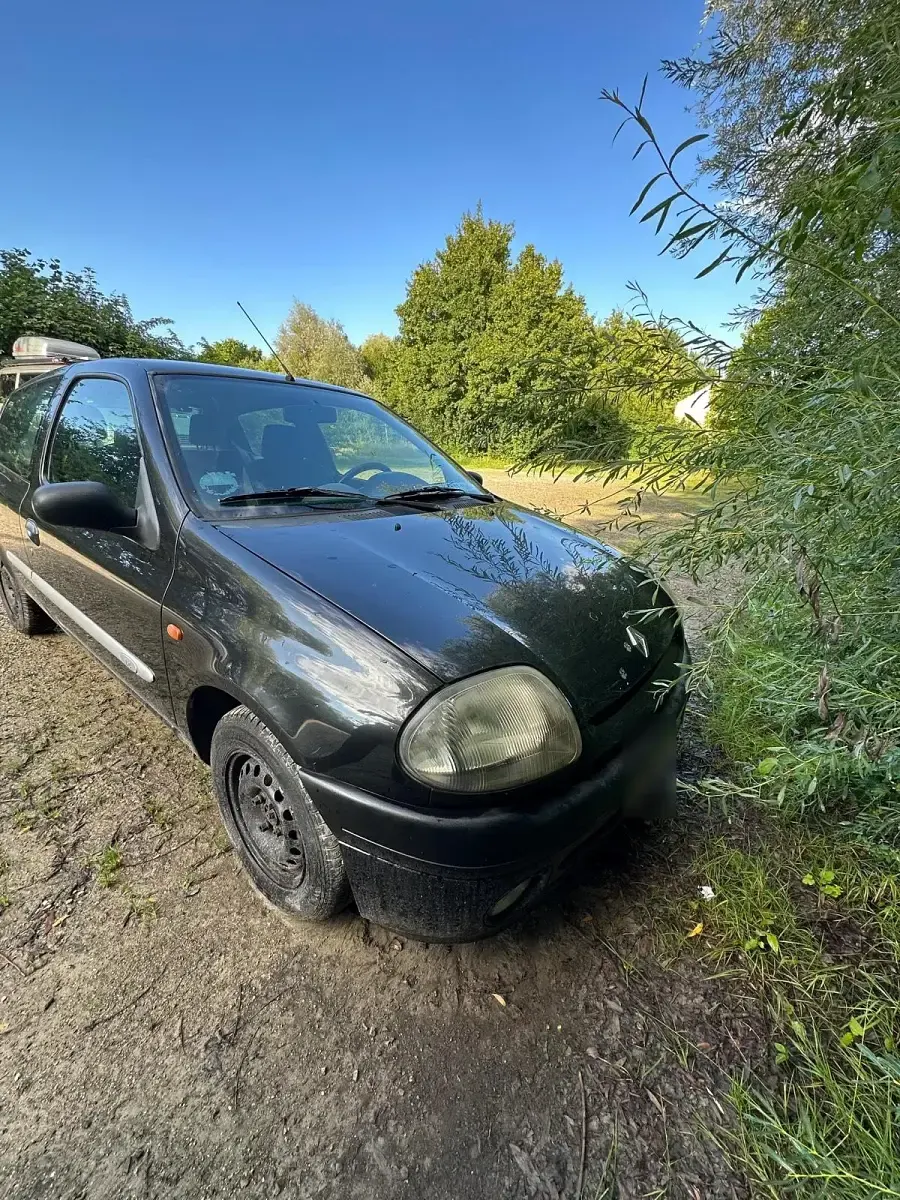 Gebraucht Renault Clio II 75 PS (55 kW) 1999 Schwarz Kleinwagen