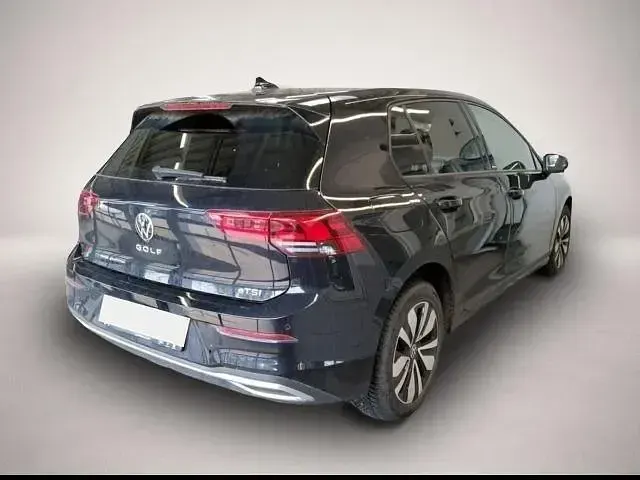 Gebraucht VW Golf VIII Move 110 PS (80 kW) 2024 Manufacturer Limousine