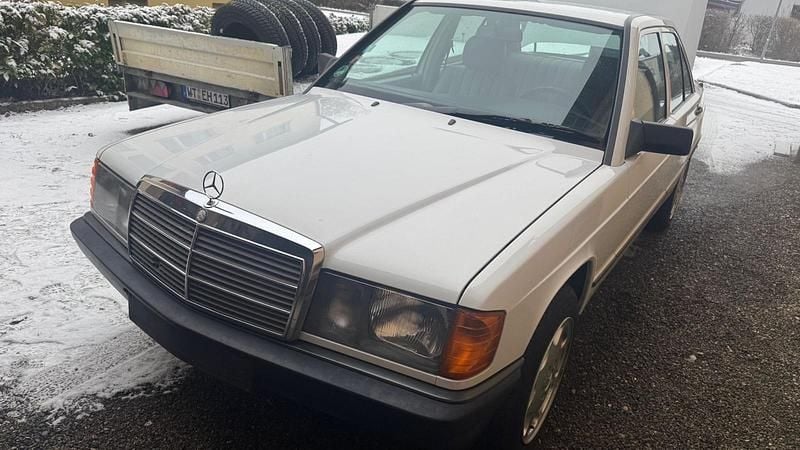 Weiß Gebraucht 1989 Mercedes 190 Limousine | 5.999 € - Bild 1/4