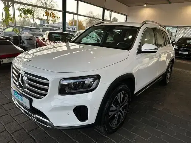 Gebraucht Mercedes GLB200 163 PS (119 kW) 2024 Weiß SUV