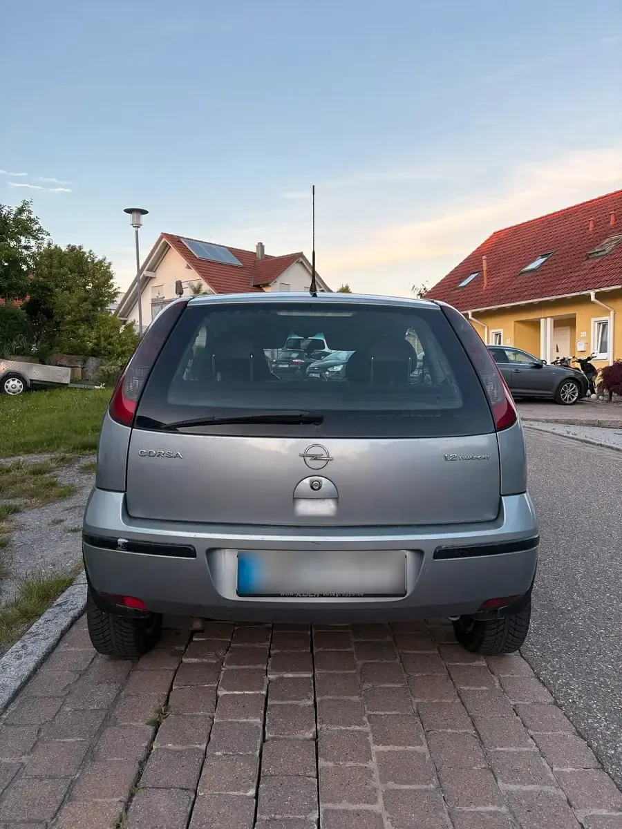 Gebraucht Opel Corsa 80 PS (58 kW) 2005 Silber Kleinwagen