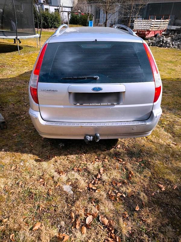 Gebraucht Ford Mondeo 125 PS (91 kW) 2006 Silber Kombi