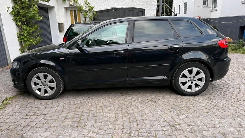 Schwarz Gebraucht 2011 Audi A3 S-Line Kleinwagen | 4.000 € (Superpreis) - Bild 1/4