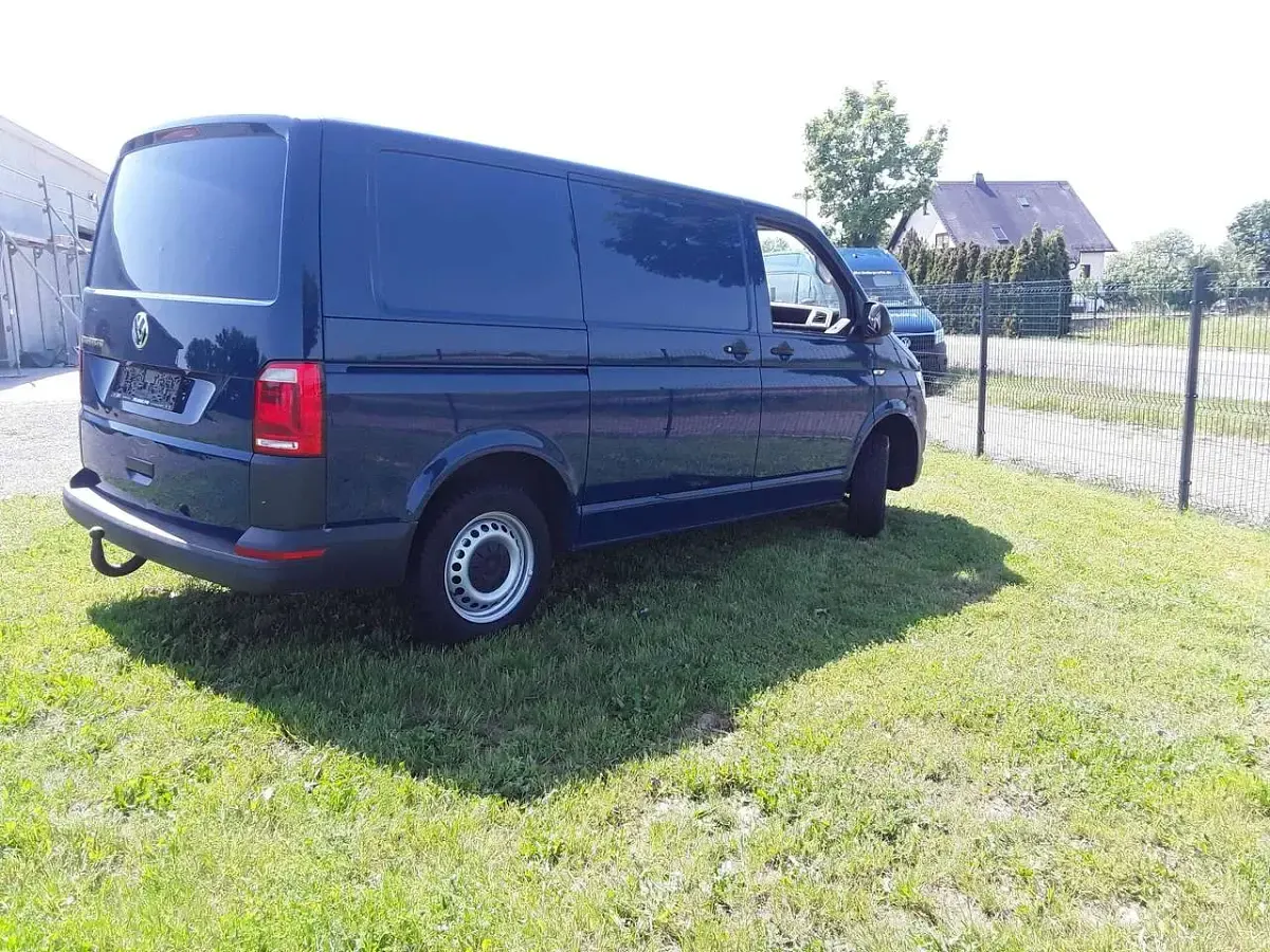 Gebraucht VW Multivan Trendline 114 PS (83 kW) 2018 Blau Van / Kleinbus