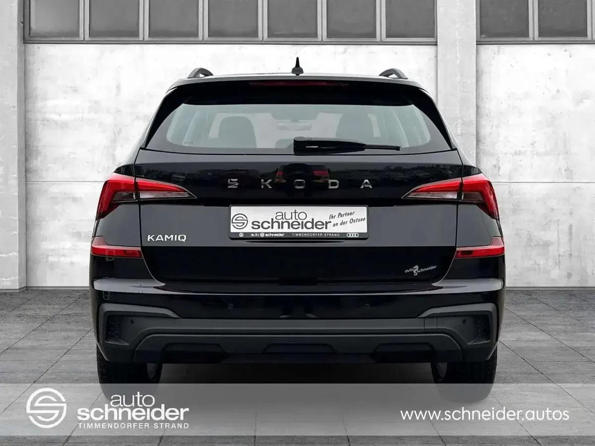 Neu Skoda Kamiq Essence 95 PS (69 kW) 2025 Grau SUV