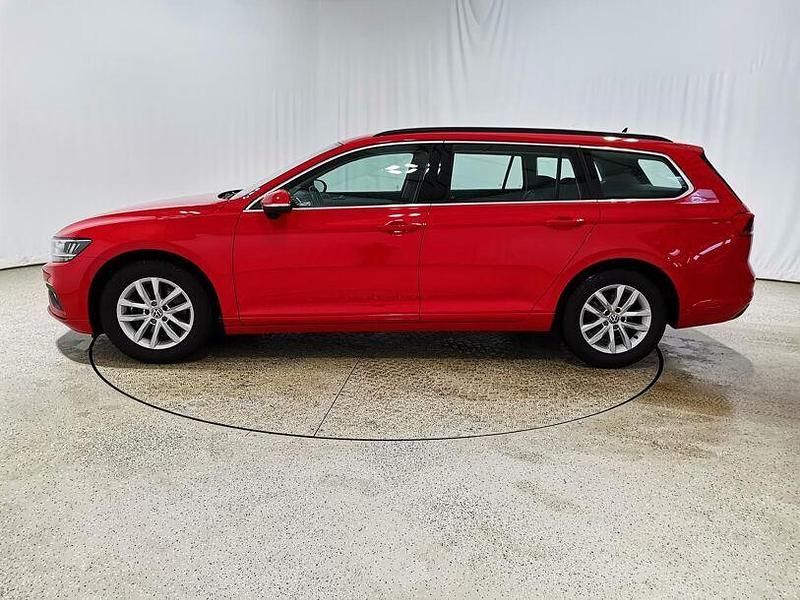 Gebraucht VW Passat Business 122 PS (89 kW) 2023 Tornadorot Kombi