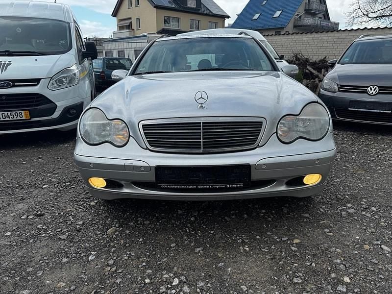 Gebraucht Mercedes C180 140 PS (102 kW) 2004 Silber Kombi
