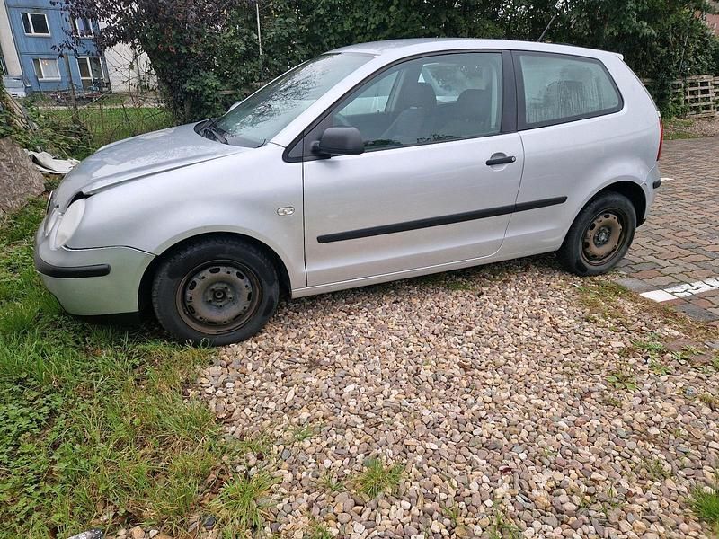Silber Gebraucht 2002 VW Polo Kleinwagen | 299 € (Superpreis) - Bild 1/4