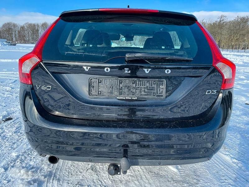 Gebraucht Volvo V60 Momentum 150 PS (110 kW) 2016 Schwarz Kombi