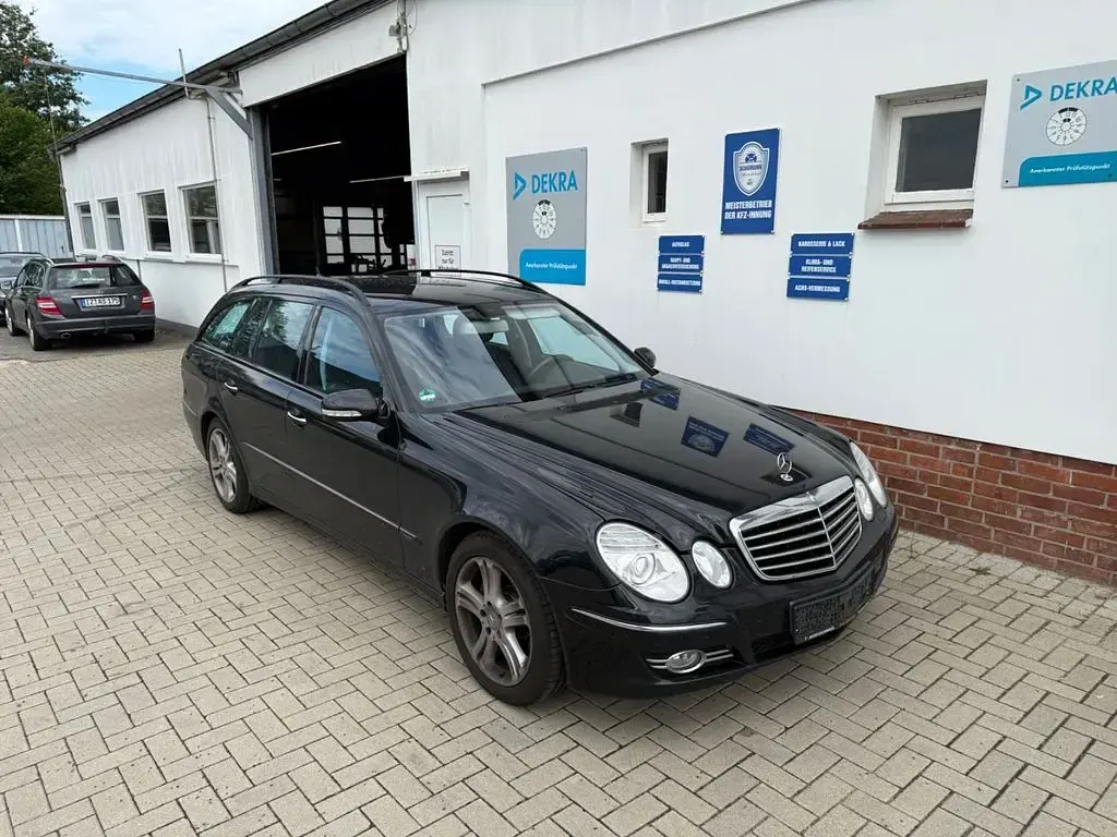 Gebraucht Mercedes E320 Avantgarde 224 PS (164 kW) 2007 Schwarz Limousine