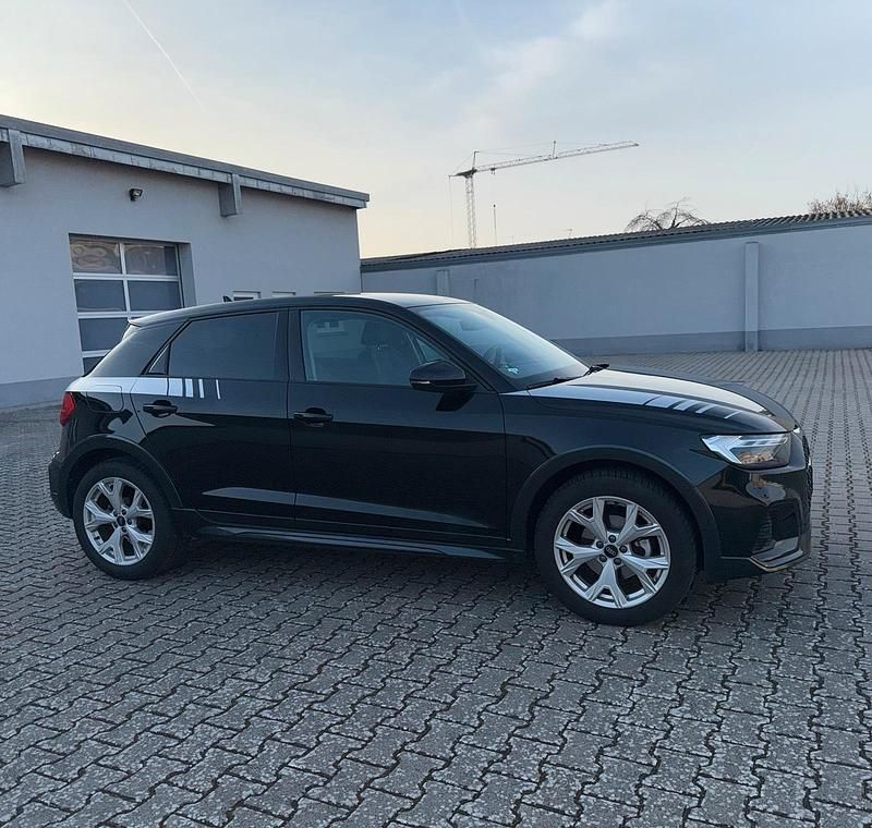 Gebraucht Audi A1 Comfort 150 PS (110 kW) 2023 Schwarz SUV
