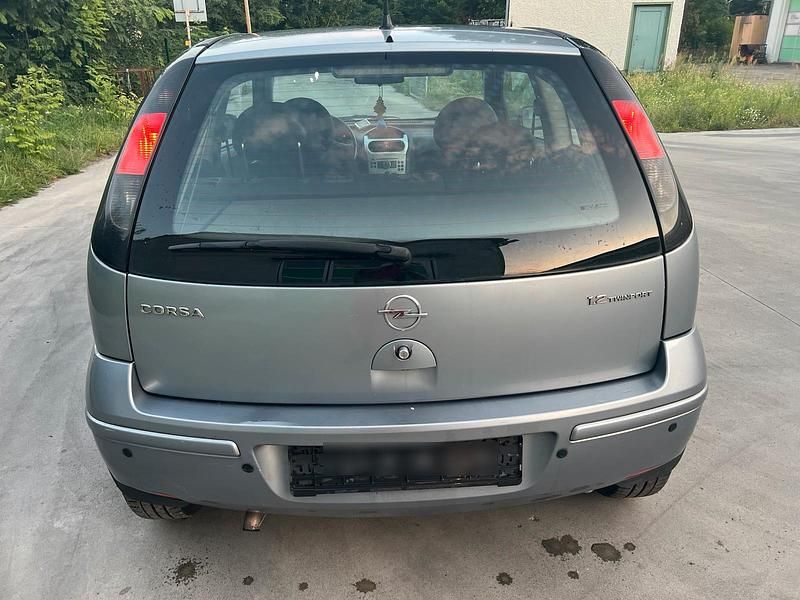 Grau Gebraucht 2005 Opel Corsa Kleinwagen | 200 € (Superpreis) - Bild 1/4