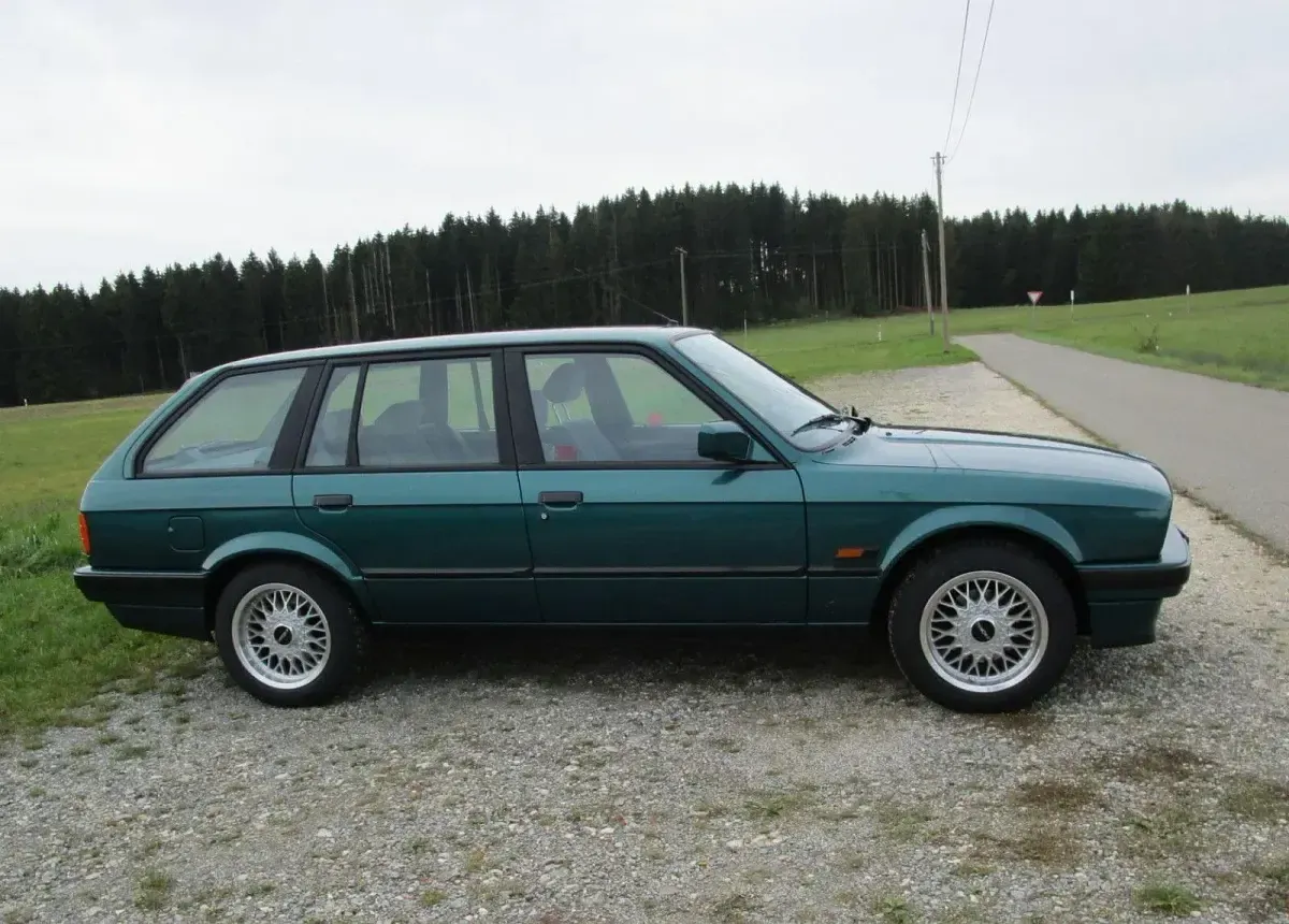 Gebraucht BMW 318 113 PS (83 kW) 1993 Grün Kombi