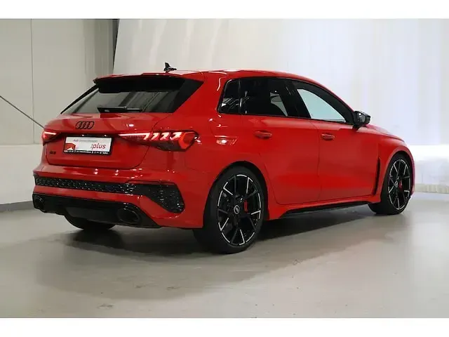 Gebraucht Audi RS3 Sportback Premium 400 PS (294 kW) 2022 Tangorot metallic Kleinwagen