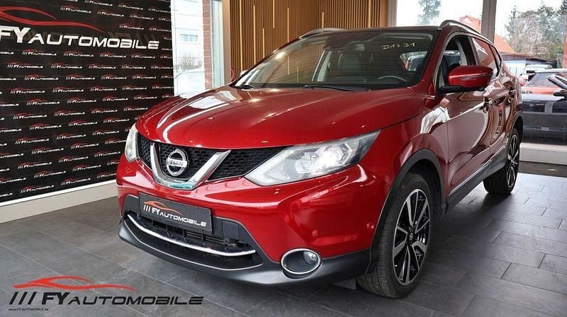 Gebraucht Nissan Qashqai 360º 131 PS (96 kW) 2016 Rot SUV
