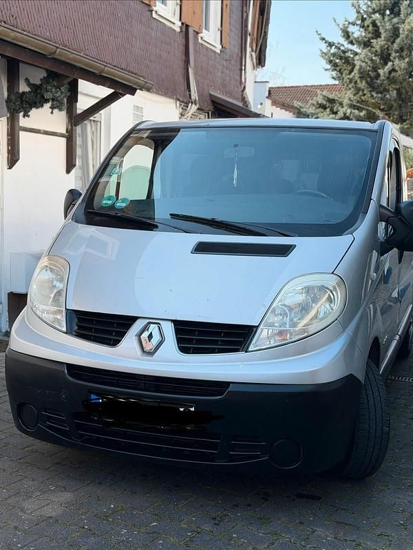 Gebraucht Renault Trafic 145 PS (106 kW) 2008 Silber Van / Kleinbus