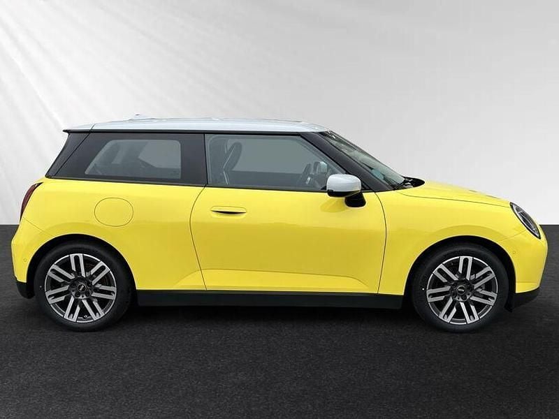 Usado Mini Cooper 135 kW (184 HP) 2024 Amarelo Citadino