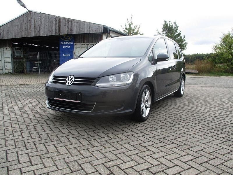 Grau Gebraucht 2011 VW Sharan Trendline Van / Kleinbus | 9.900 € (Teuer) - Bild 1/4