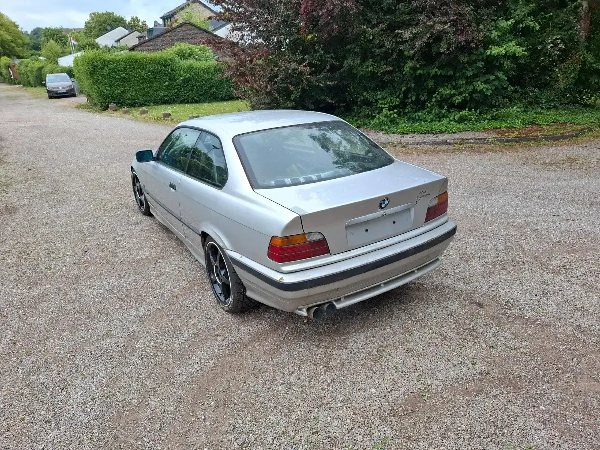 Gebraucht BMW 318 Basis 140 PS (102 kW) 1991 Coupé