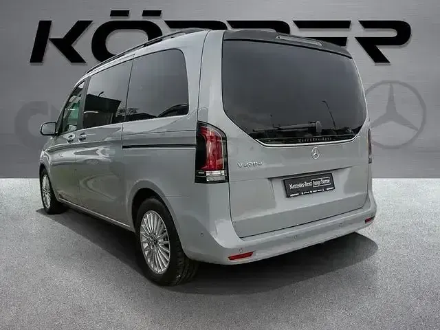 Gebraucht Mercedes V220 Style 163 PS (119 kW) 2025 Alpingrau Van / Kleinbus
