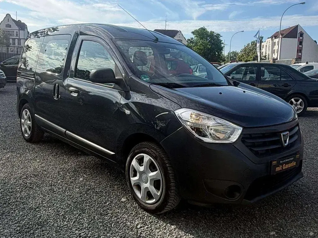 Gebraucht Dacia Dokker Ambiance 83 PS (61 kW) 2015 Grau "comete" Van / Kleinbus