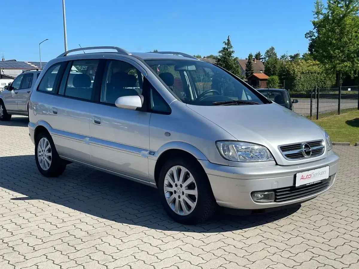 Gebraucht Opel Zafira Njoy 125 PS (91 kW) 2005 Silber Van / Kleinbus