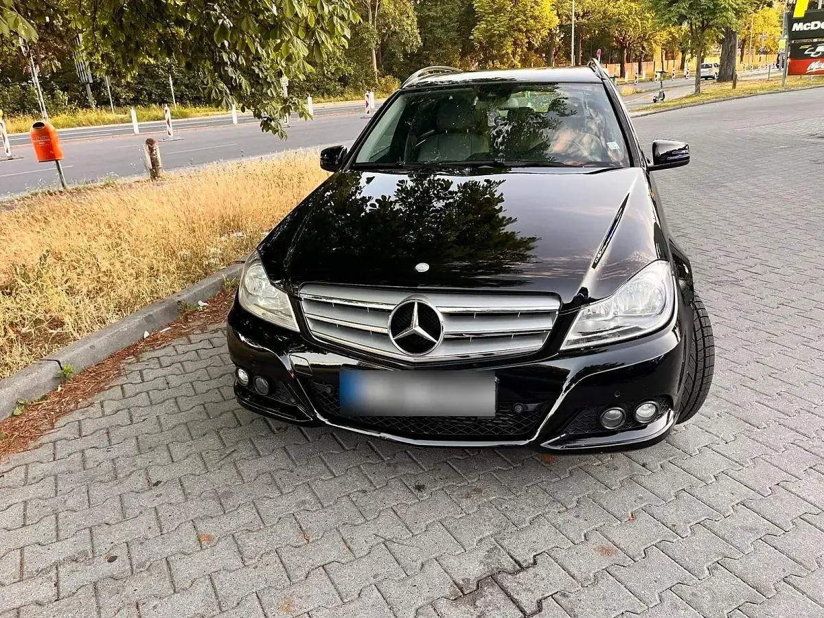 Gebraucht Mercedes C250 204 PS (150 kW) 2011 Schwarz Kombi