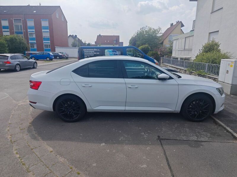 Gebraucht 2016 Skoda Superb Style Limousine | 14.600 € (Guter Preis) - Bild 1/4