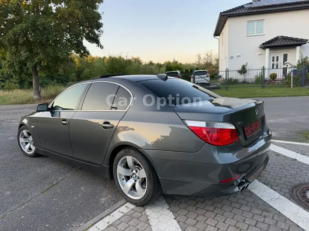 Gebraucht BMW 545 Sport Line 333 PS (244 kW) 2004 Grau Limousine