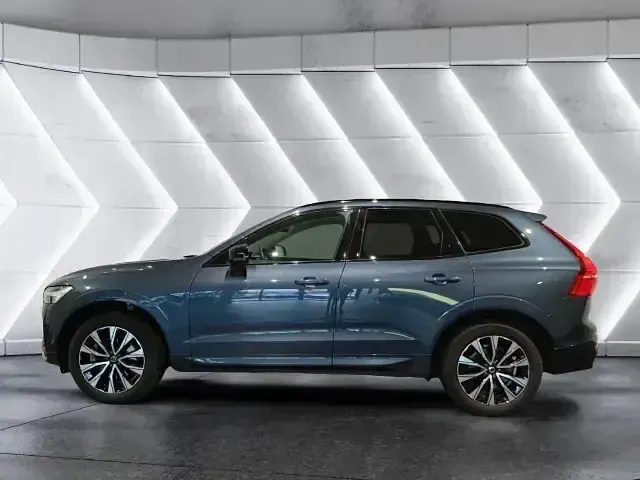 Używany Volvo XC60 Plus 197 KM (144 kW) 2023 Niebieski SUV