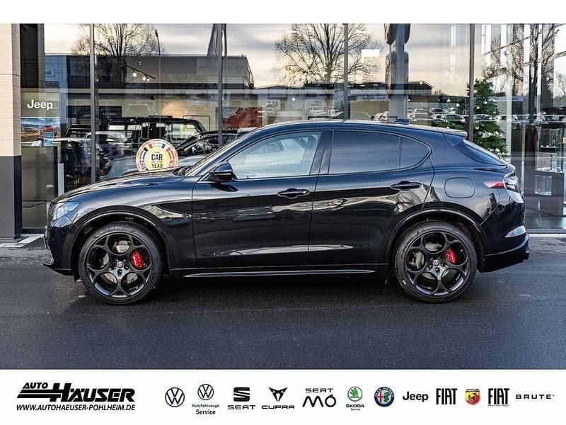 Neu Alfa Romeo Stelvio Premium 280 PS (205 kW) 2025 Schwarz (nero vulcano) SUV