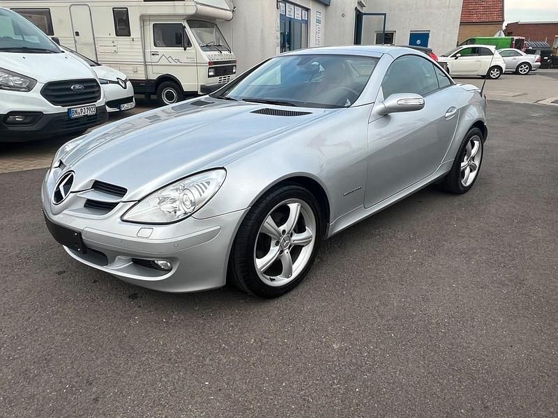 Silber Gebraucht 2004 Mercedes SLK200 Cabrio | 10.450 € - Bild 1/4