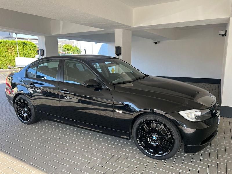 Schwarz Gebraucht 2007 BMW 318 Limousine | 4.300 € (Etwas zu teuer) - Bild 1/4