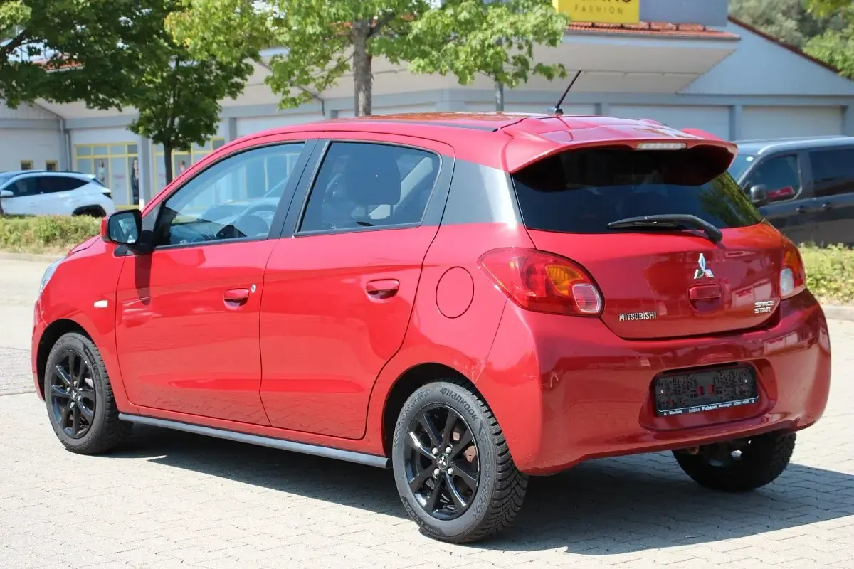Gebraucht Mitsubishi Space Star 80 PS (58 kW) 2016 Rot Kleinwagen