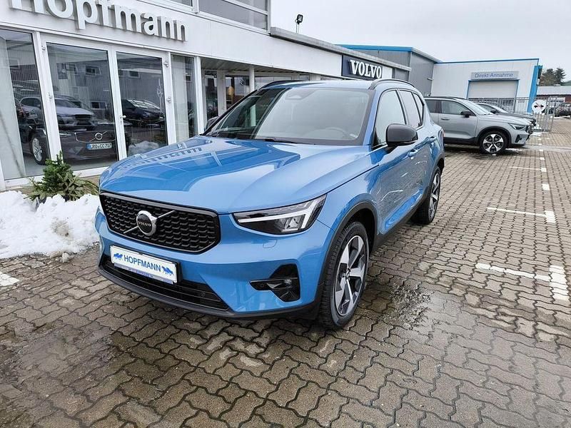 Gebraucht Volvo XC40 Plus 163 PS (119 kW) 2022 Fjord blue / metallic SUV