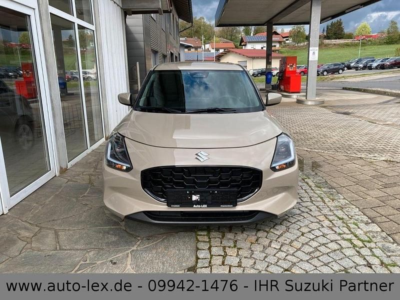 Neu Suzuki Swift Comfort 83 PS (61 kW) 2025 Beige Limousine
