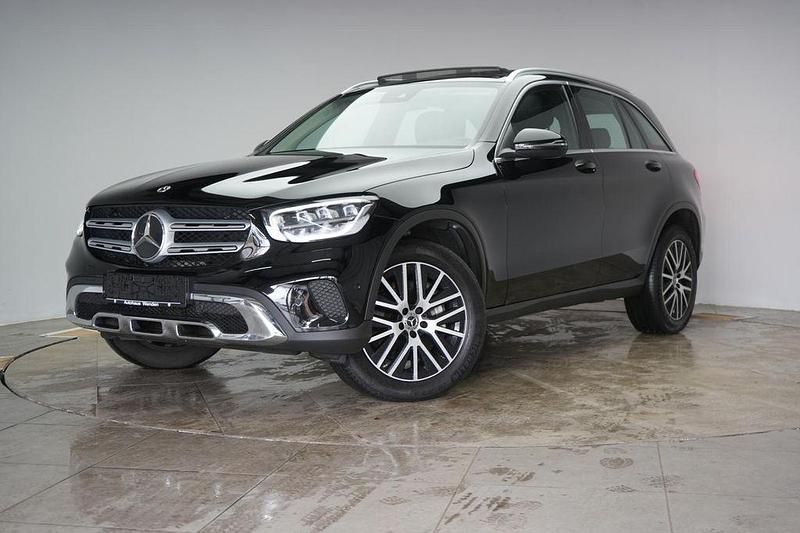 Gebraucht Mercedes GLC300e 194 PS (142 kW) 2021 Schwarz SUV