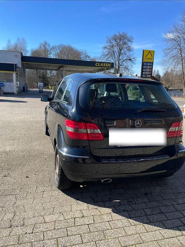 Gebraucht Mercedes B200 140 PS (102 kW) 2010 Schwarz Van / Kleinbus