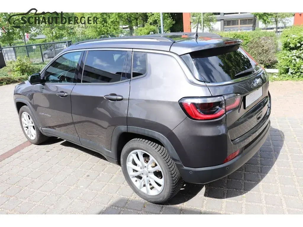 Gebraucht Jeep Compass Limited 150 PS (110 kW) 2021 Grau SUV