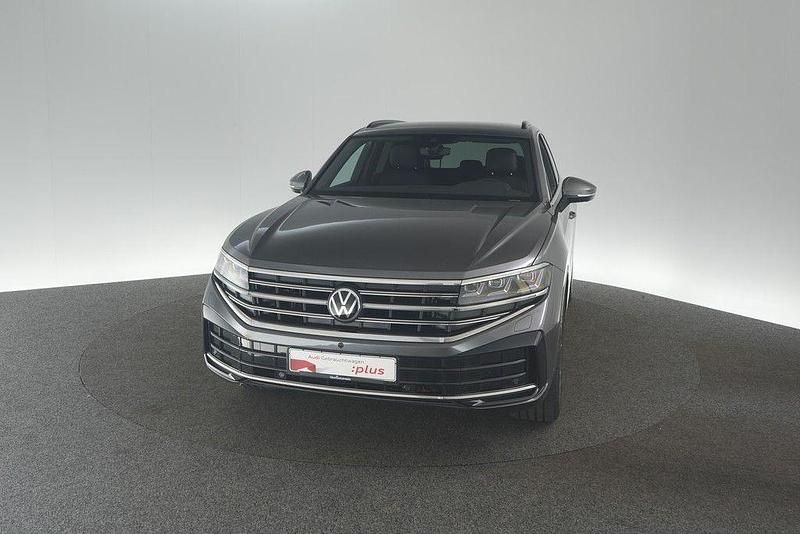 Grau Gebraucht 2023 VW Touareg Elegance SUV | 62.920 € (Fairer Preis) - Bild 1/4