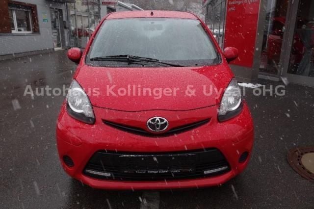 Gebraucht Toyota Aygo Cool 68 PS (50 kW) 2014 Rot Kleinwagen