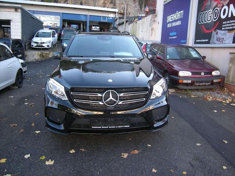 Schwarz unilack Gebraucht 2016 Mercedes GLE350 SUV | 32.100 € (Superpreis) - Bild 1/4