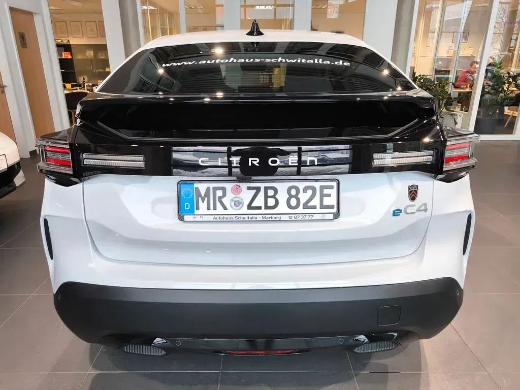 Nowe Citroën e-C4 114 kW (156 KM) 2026 Biały Sedan/Limuzyna